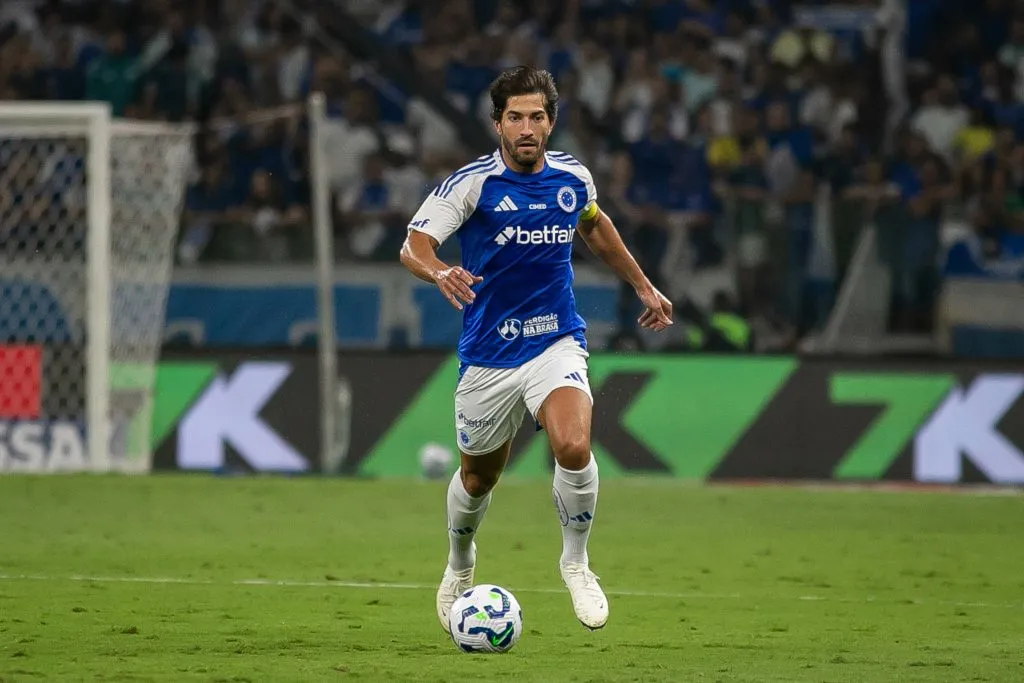 MG – BELO HORIZONTE – 01/06/2025 – BRASILEIRO A 2025, CRUZEIRO X PALMEIRAS – Lucas Silva jogador do Cruzeiro durante partida contra o Palmeiras no estadio Mineirao pelo campeonato Brasileiro A 2025. Foto: Fernando Moreno/AGIF