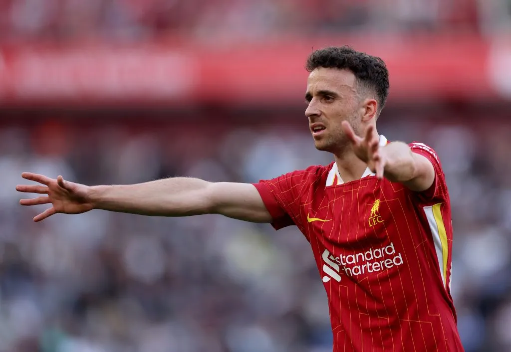 Diogo Jota, do Liverpool, durante a partida da Premier League entre Liverpool FC e Tottenham Hotspur FC, em Anfield, em 27 de abril de 2025, em Liverpool, Inglaterra. (Foto de Carl Recine/Getty Images)