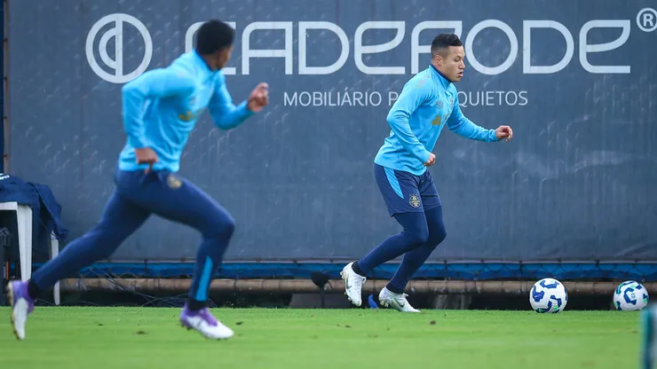 Marlon durante jogo-treino do Grêmio com o Aimoré. FOTO: LUCAS UEBEL/GREMIO FBPA