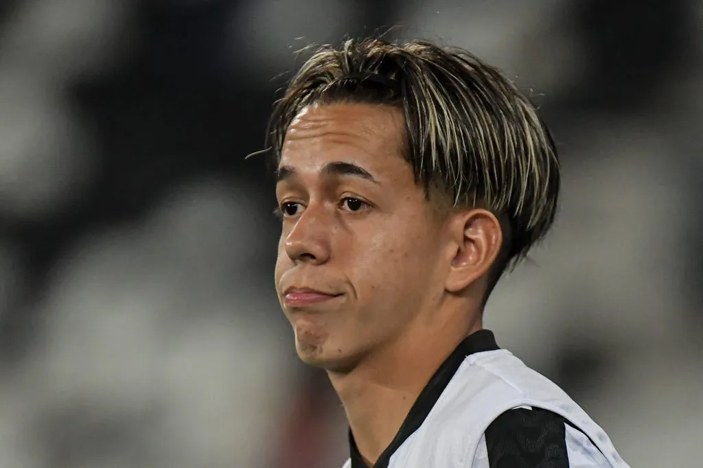 Segovinha tem contrato até 2026 com o Botafogo – Foto: Thiago Ribeiro/AGIF.