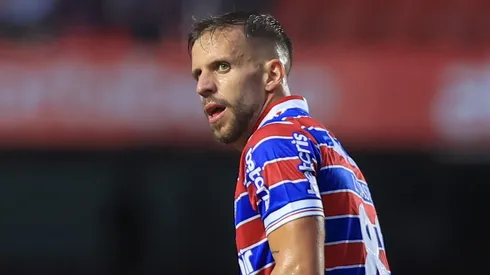 Lucas Sasha durante confronto entre São Paulo e Fortaleza no Brasileirão 2022. Foto: Marcello Zambrana/AGIF