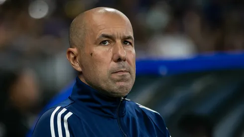 Leonardo Jardim técnico do Cruzeiro durante partida contra o Palmeiras no estádio Mineirão pelo campeonato Brasileiro A 2025. Foto: Fernando Moreno/AGIF