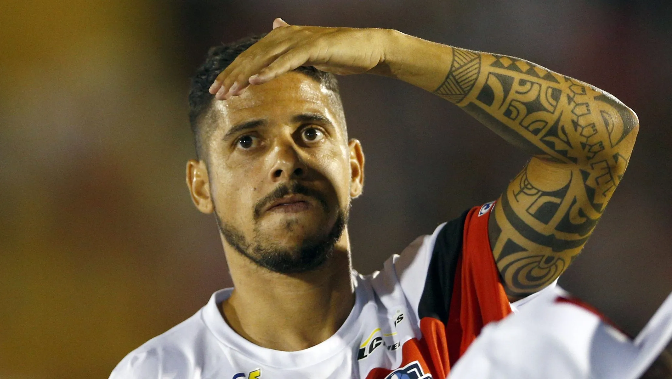 Cicinho, ex-São Paulo. Foto: Thiago Calil/AGIF