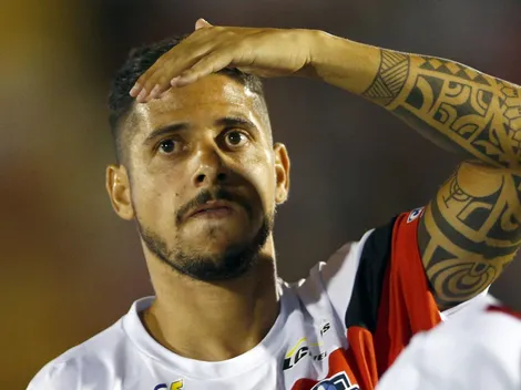 Cicinho afirma que chegada de Crespo não é suficiente e cobra contratações ao São Paulo