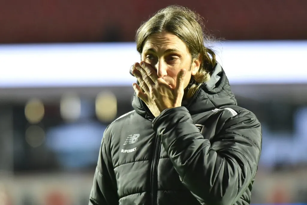 São Paulo se reunirá com Luis Zubeldía nesta sexta – Foto: Jota Erre/AGIF.