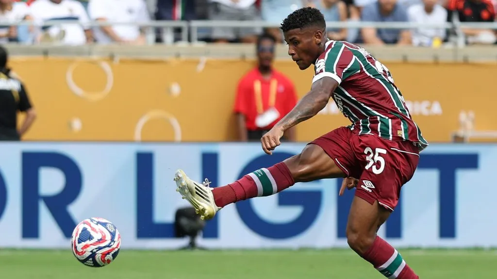 Hércules no momento em que fez o gol da classificação do Fluminense. (Photo by Buda Mendes/Getty Images)