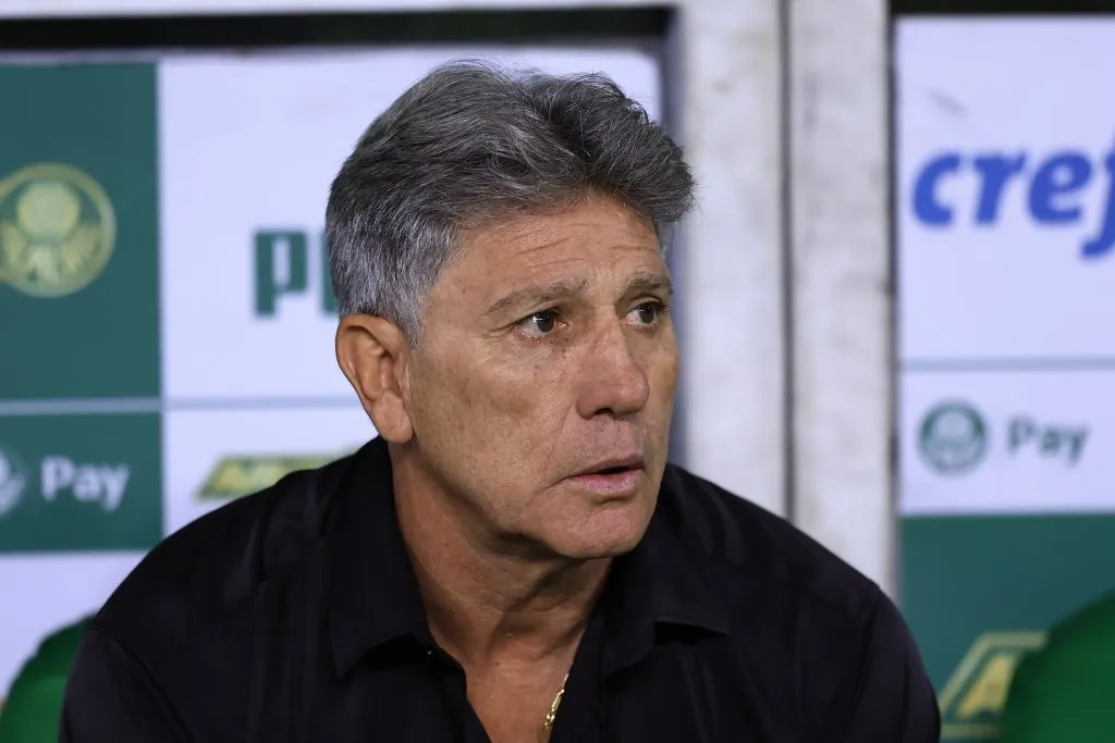 Renato Portaluppi comandando o Grêmio contra o Palmeiras em 2024 –  Foto: Marcello Zambrana/AGIF