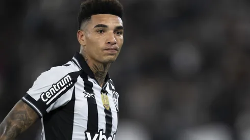 Igor Jesus durante confronto contra o Ceará no Brasileirão 2025.