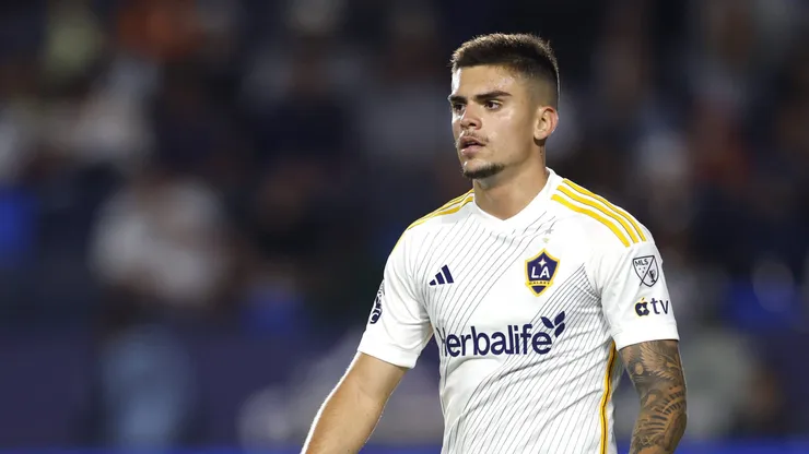 CARSON, CALIFORNIA - MAY 28: Gabriel Pec #11 of Los Angeles Galaxy reacts after a missed show during a 1-0 San Jose Earthquakes win at Dignity Health Sports Park on May 28, 2025 in Carson, California. (Photo by Harry How/Getty Images)