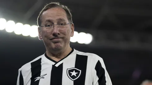 John Textor durante confronto contra o Vitória no Brasileirão 2024.