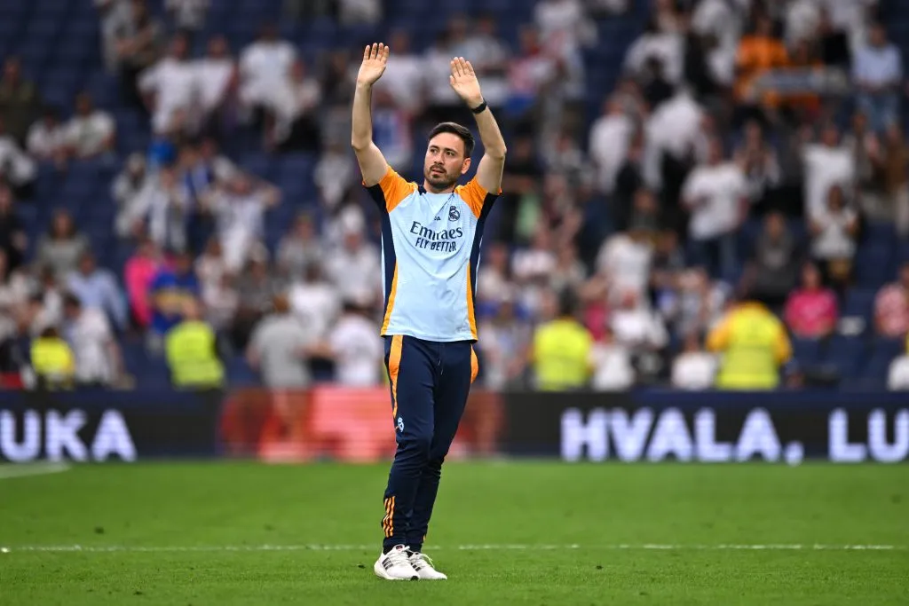 MADRID, SPAIN – MAY 24: Davide Ancelotti, Assistant Coach of Real Madrid shows appreciation to the fans following the LaLiga match between Real Madrid CF and Real Sociedad at Estadio Santiago Bernabeu on May 24, 2025 in Madrid, Spain. (Photo by Denis Doyle/Getty Images)