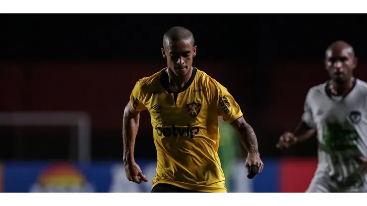 Jefinho jogador do Sport durante partida contra o Decisao no estadio Ilha do Retiro pelo campeonato Pernambucano 2025. Foto: Rafael Vieira/AGIF