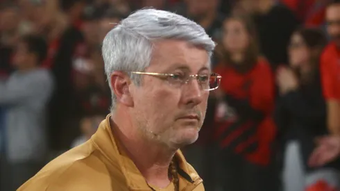 Odair Hellmann tecnico do Athletico-PR durante partida contra o Coritiba no estadio Arena da Baixada pelo campeonato Brasileiro B 2025. Foto: Gabriel Machado/AGIF