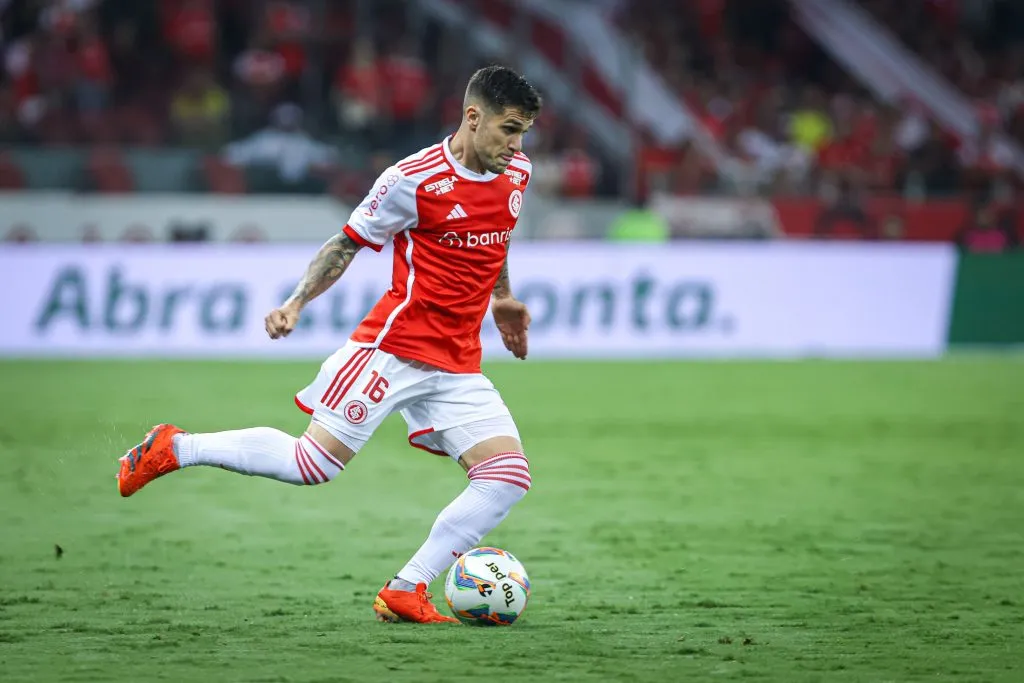 RS – PORTO ALEGRE – 25/03/2024 – GAUCHO 2024, INTERNACIONAL X JUVENTUDE – Fabricio Bustos jogador do Internacional durante partida contra o Juventude no estadio Beira-Rio pelo campeonato Gaucho 2024. Foto: Maxi Franzoi/AGIF