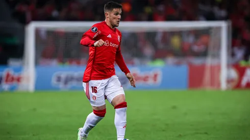 Fabricio Bustos jogador do Internacional durante partida contra o Independiente Medellin no estadio Beira-Rio pelo campeonato Libertadores 2023.