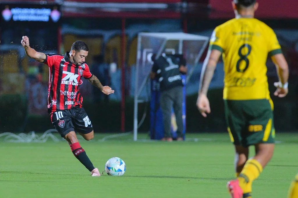 Wellington Rato durante partida contra o Defensa y Justicia na Sul-Americana 2025. Foto: Walmir Cirne/AGIF
