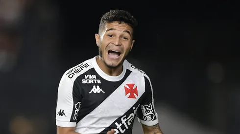 Adson passará por nova cirurgia no Vasco.