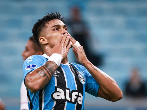 Mano Menezes toma nova decisão sobre Arezo no Grêmio