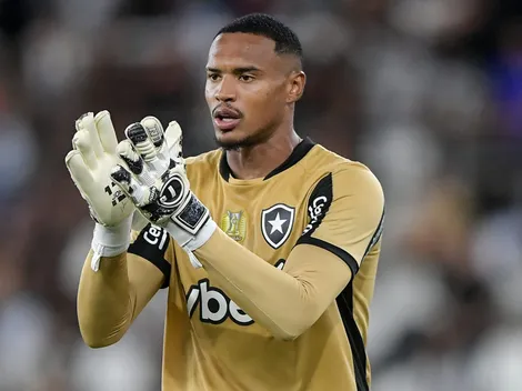 Botafogo entra em disputa e pode fechar com goleiro de rival para substituir John