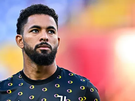 Ex-Vasco, Douglas Luiz se aproxima do Newcastle