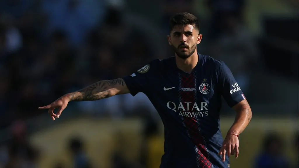 Lucas Beraldo em campo pelo PSG. (Photo by Harry How/Getty Images)