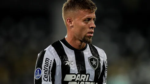 Lucas Fernandes durante confronto contra o Defensa y Justicia na Sul-Americana 2023.