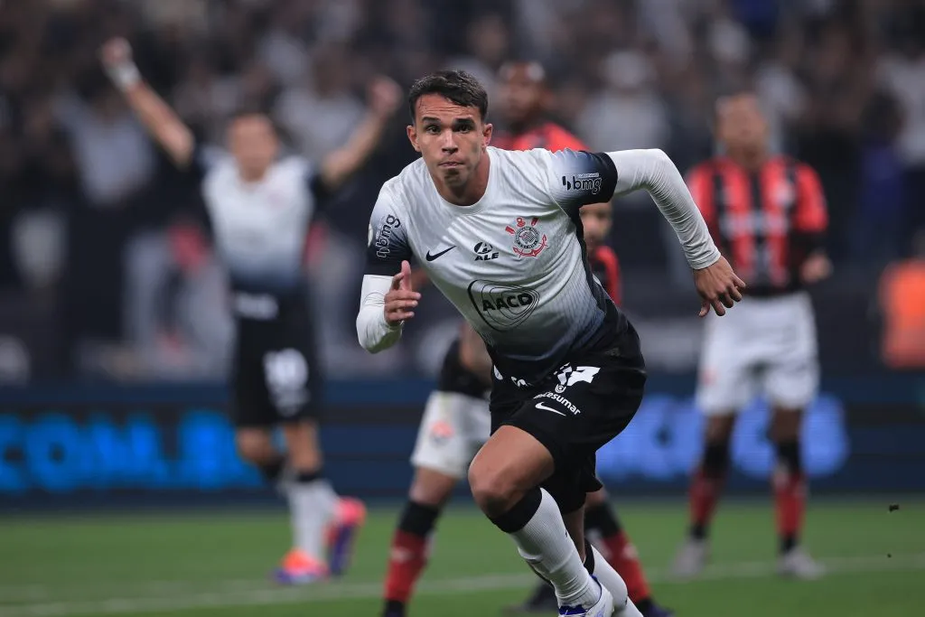 Giovane jogando no Corinthians contra o Vitoria em 2024 –  Foto: Ettore Chiereguini/AGIF