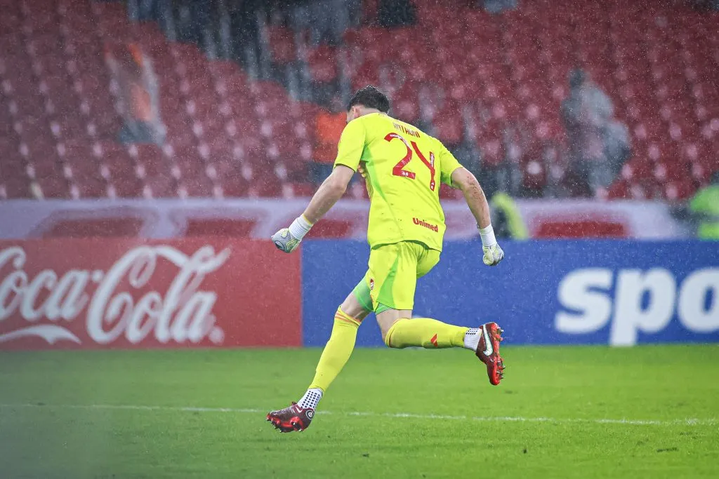 RS – PORTO ALEGRE – 28/05/2025 – COPA LIBERTADORES 2025, INTERNACIONAL X BAHIA – Anthoni jogador do Internacional comemora gol durante partida contra o Bahia no estadio Beira-Rio pelo campeonato Copa Libertadores 2025. Foto: Maxi Franzoi/AGIF