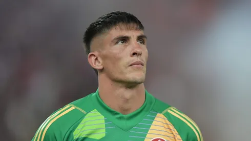 Rochet goleiro do Internacional durante partida contra o Flamengo