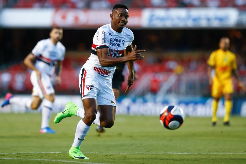 SAO PAULO – SP – 18/02/2017 – PAULISTA 2017/SAO PAULO x MIRASSOL – Thiago Mendes do Sao Paulo durante partida contra o Mirassol pelo Campeonato Paulista 2017 no estadio do Morumbi. Foto: Marcello Zambrana/AGIF
