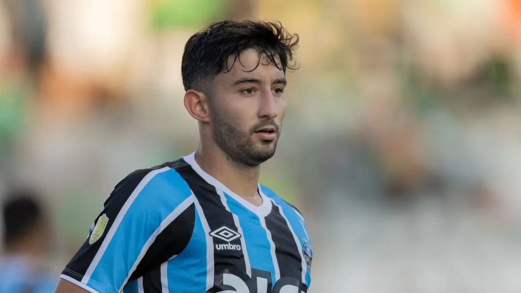Mano garantiu Villasanti em Cruzeiro x Grêmio - Foto: Liamara Polli/AGIF.