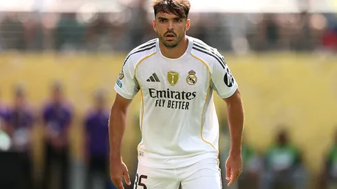 Raul Asencio, jogador do Real Madrid, atuando contra o PSG