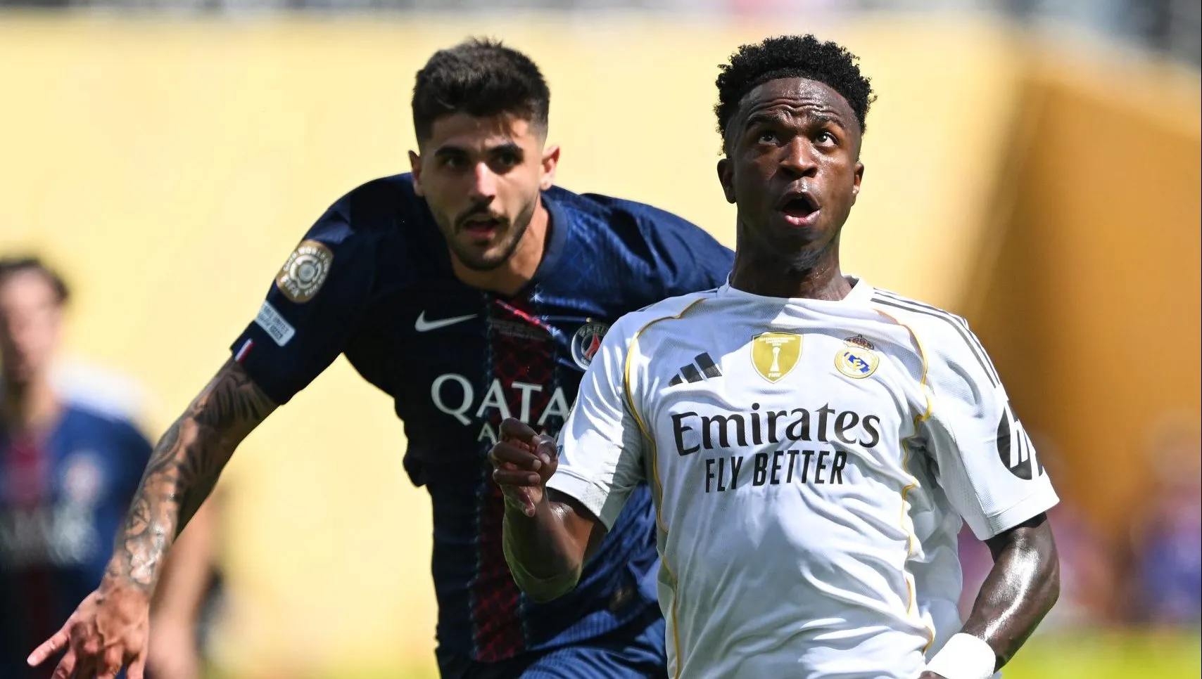 EAST RUTHERFORD, NEW JERSEY – JULY 09: Vinicius Junior #7 of Real Madrid C.F. controls the ball while under pressure during the FIFA Club World Cup 2025 semi-final match between Paris Saint-Germain and Real Madrid CF at MetLife Stadium on July 09, 2025 in East Rutherford, New Jersey. (Photo by David Ramos/Getty Images)