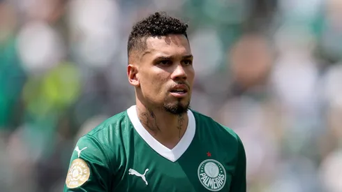 Paulinho em campo pelo Palmeiras. (Photo by Francois Nel/Getty Images)