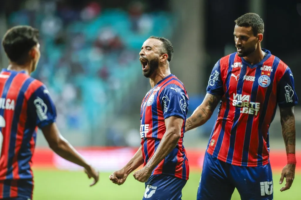 Elenco do Bahia comemora gol de Caio Alexandre (Imagem: Rafael Rodrigues / EC Bahia)