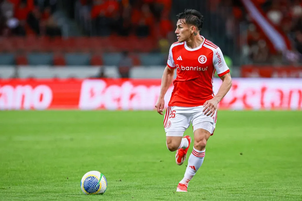 RS – PORTO ALEGRE – 25/08/2024 – BRASILEIRO A 2024, INTERNACIONAL X CRUZEIRO – Alexandro Bernabei jogador do Internacional durante partida contra o Cruzeiro no estadio Beira-Rio pelo campeonato Brasileiro A 2024. Foto: Maxi Franzoi/AGIF