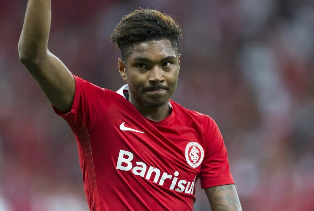 Vitinho atuando no Internacional em 2016 –  Foto:Jeferson Guareze/AGIF