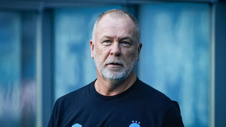 Mano Menezes só poderá contar com um deles em Cruzeiro x Grêmio. Foto: Maxi Franzoi/AGIF