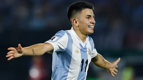 Thiago Almada, atuando na Seleção da Argentina