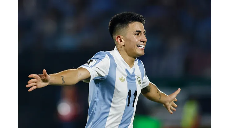 Thiago Almada, atuando na Seleção da Argentina