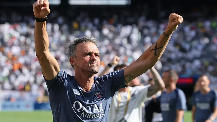 EAST RUTHERFORD, NEW JERSEY - JULY 09: Luis Enrique, Head Coach of Paris Saint-Germain, celebrates following the FIFA Club World Cup 2025 semi-final match between Paris Saint-Germain and Real Madrid CF at MetLife Stadium on July 09, 2025 in East Rutherford, New Jersey. (Photo by Alex Grimm/Getty Images)