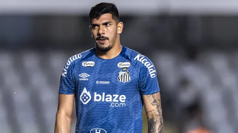 João Paulo durante confronto contra o Atlético-MG no Campeonato Brasileiro de 2025.