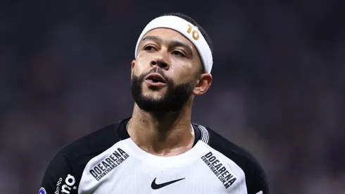 Memphis Depay faltou de treino do Corinthians.