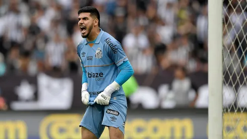 Joao Paulo goleiro do Santos durante partida contra o Botafogo no estadio Engenhao pelo campeonato Brasileiro A 2023.