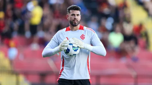 Ivan tem contrato com o Internacional até dezembro de 2026. Foto: Marlon Costa/AGIF