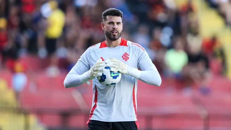 Ivan tem contrato com o Internacional até dezembro de 2026. Foto: Marlon Costa/AGIF