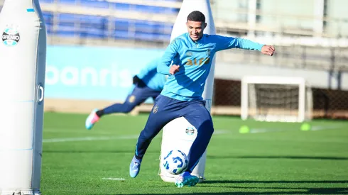 Luis Eduardo em treino do Grêmio. Foto: Lucas Uebel / Grêmio