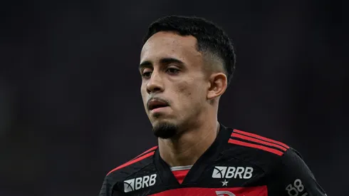 RJ - RIO DE JANEIRO - 29/09/2024 - BRASILEIRO A 2024, FLAMENGO X ATHLETICO-PR - Matheus Goncalves jogador do Flamengo durante partida contra o Athletico-PR no estadio Maracana pelo campeonato Brasileiro A 2024. Foto: Thiago Ribeiro/AGIF
