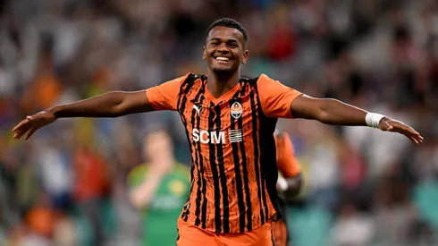 Alisson Santana comemora gol. (Foto: Jurij Kodrun/Getty Images)