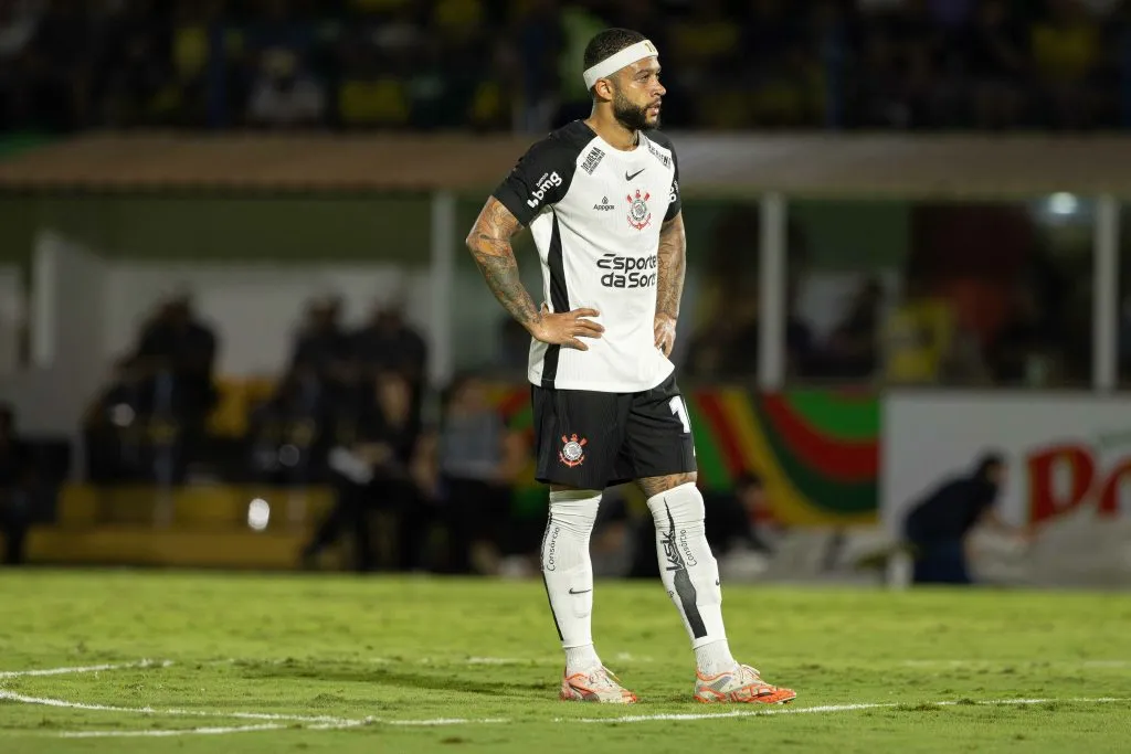 Memphis Depay jogador do Corinthians diante do Mirassol –  Foto: Joisel Amaral/AGIF
